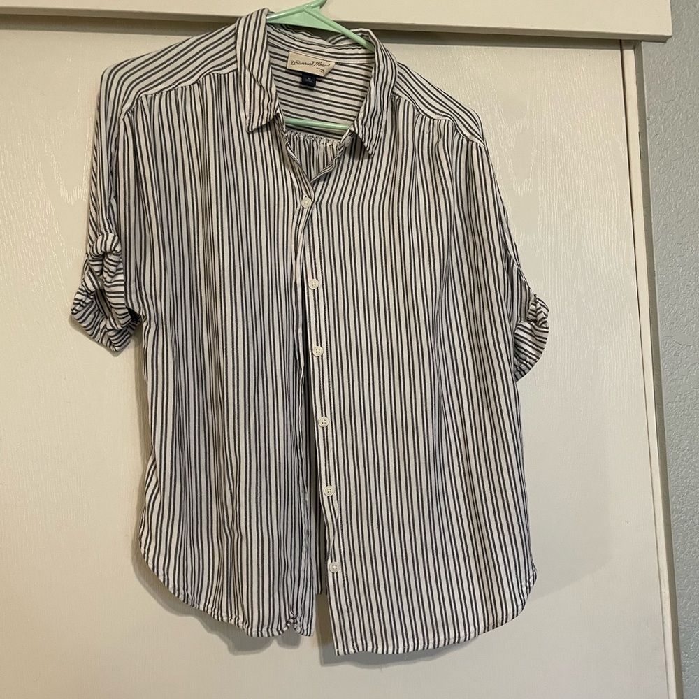 Universal Threads Button Up